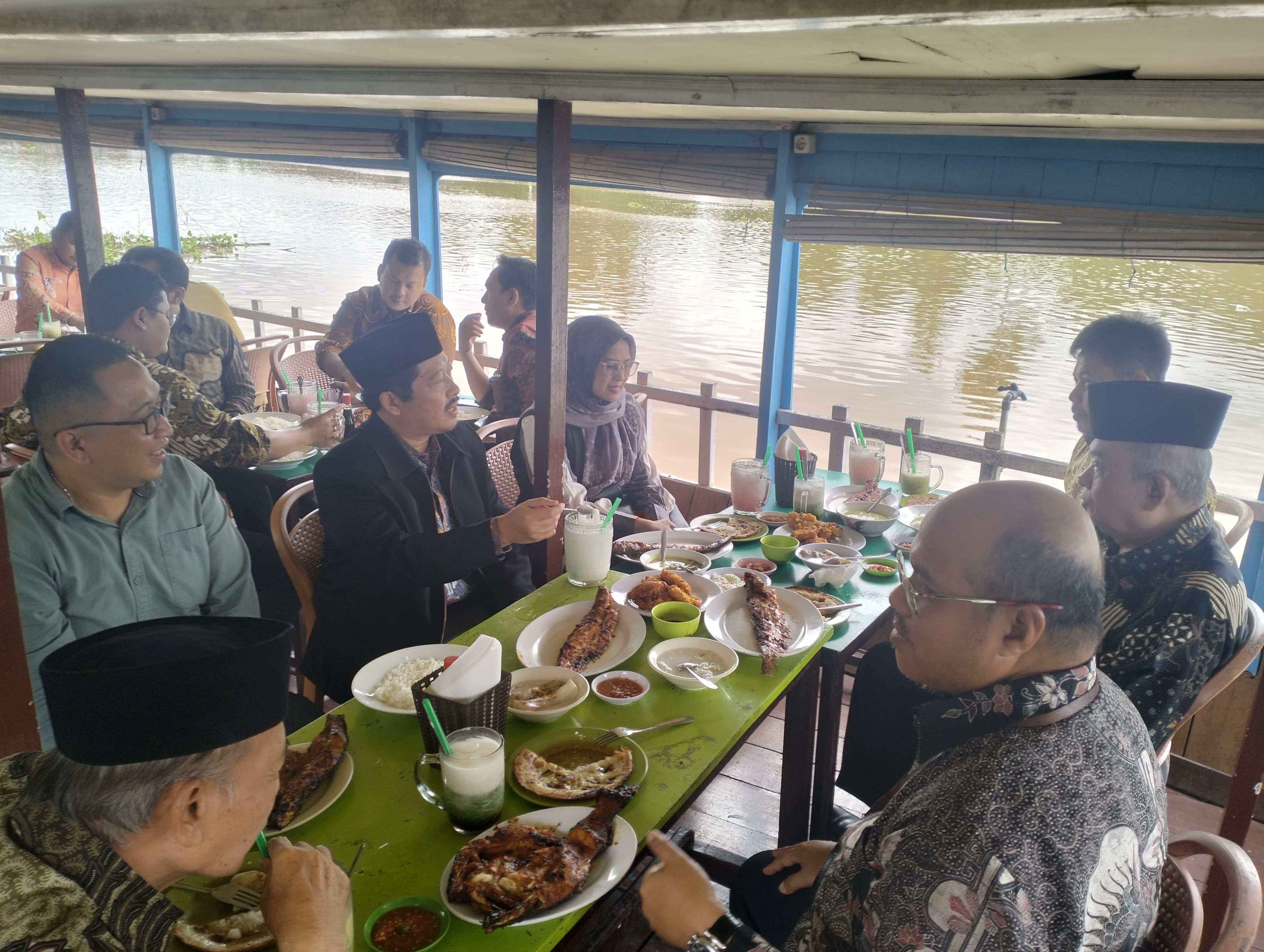 Pertemuan Dirut dan DPS CITIFIN dengan Kadiv Unit Syariah dan DPS Bank Kalsel